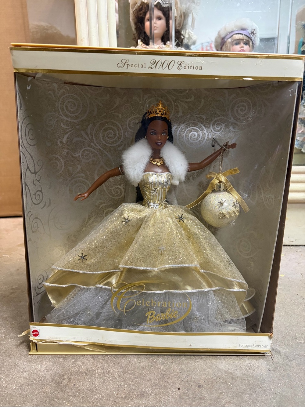 Mattel Celebration Barbie Special 2000 Edition in Gold and White